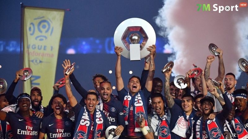 Ligue 1 - Giải đấu của sự chuyển động liên tục Ligue 1 - Giải đấu của sự chuyển động liên tục